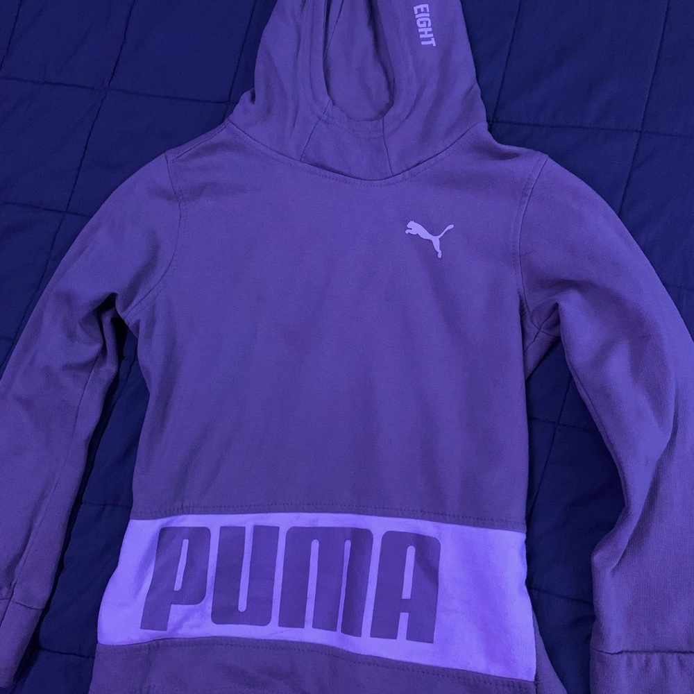 Too small , light grey ,youth boys puma sweater.